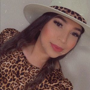 Meet your Posher, Liz